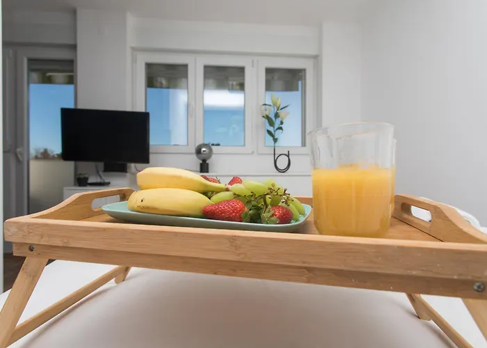 Apartament Makaria *