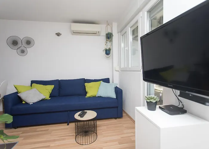 Makaria Apartament *