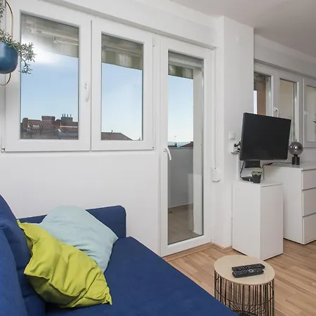 Makaria Apartament *